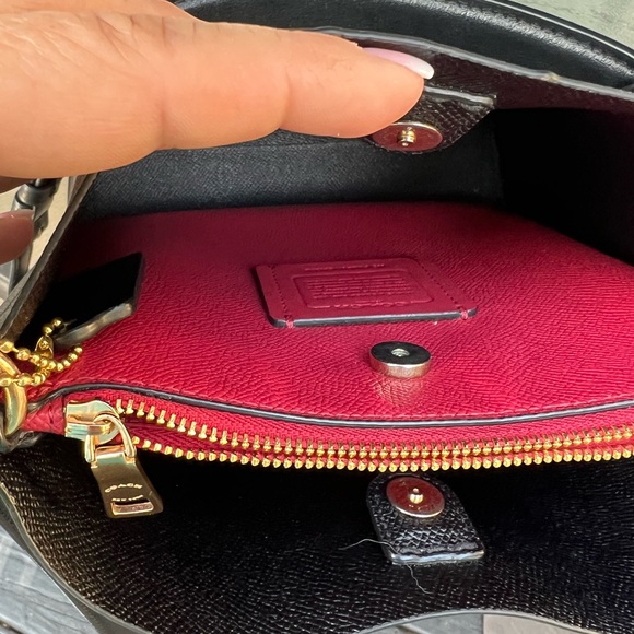 Mollie Coach bucket bag signature canvas - Picture 9 of 9